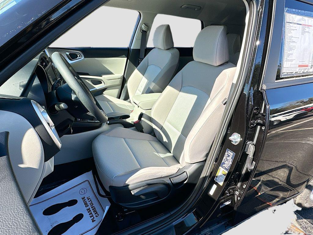 new 2025 Kia Soul car, priced at $20,644