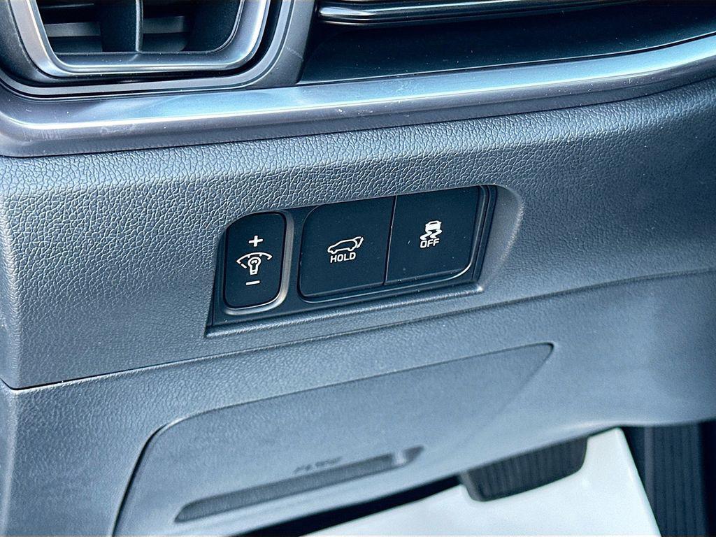 used 2025 Kia Sorento Hybrid car, priced at $34,636