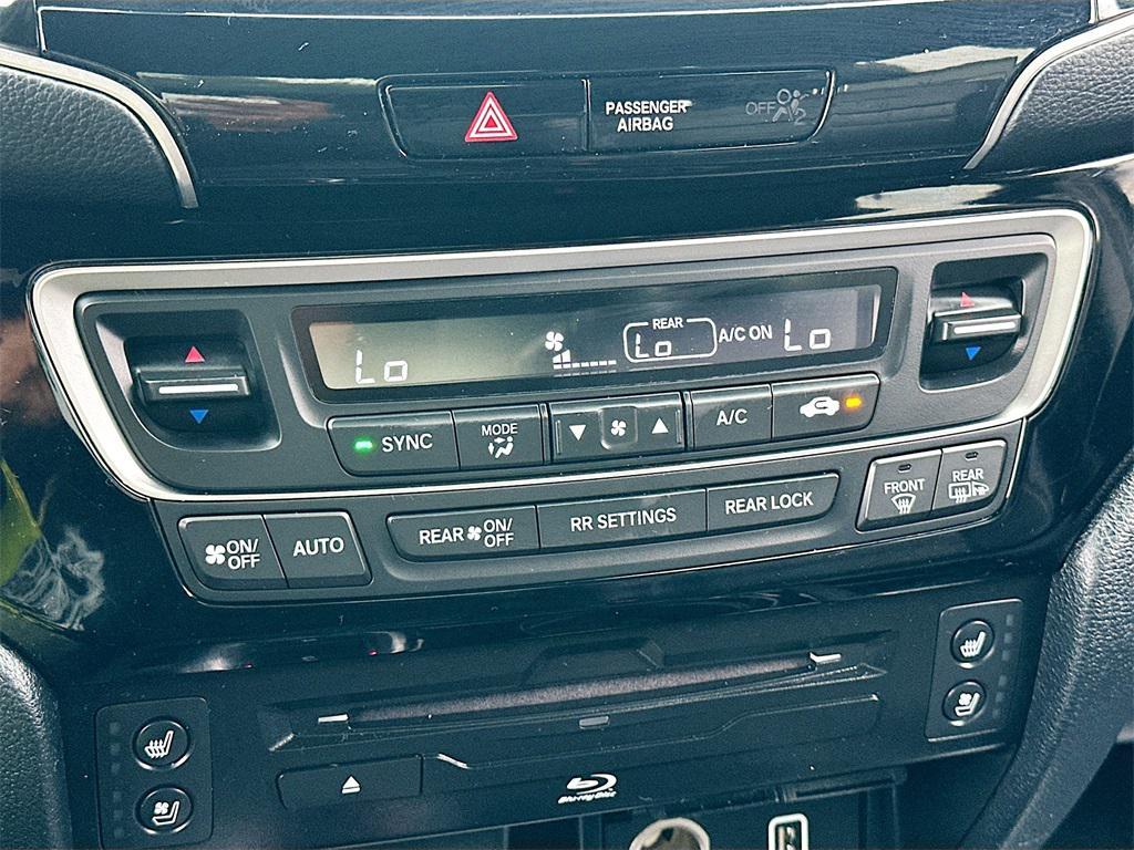 used 2022 Honda Pilot car, priced at $27,991