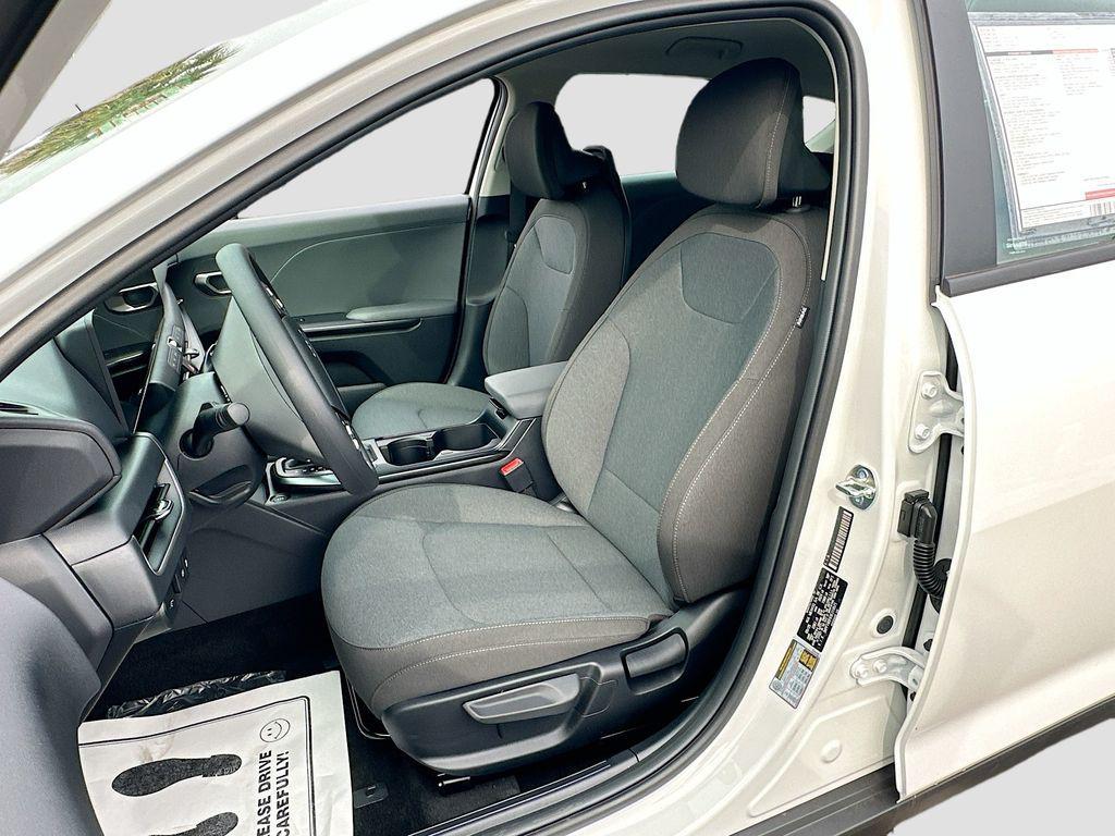 new 2025 Kia K4 car, priced at $21,550