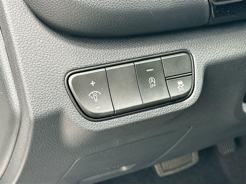 used 2025 Kia Seltos car, priced at $24,196