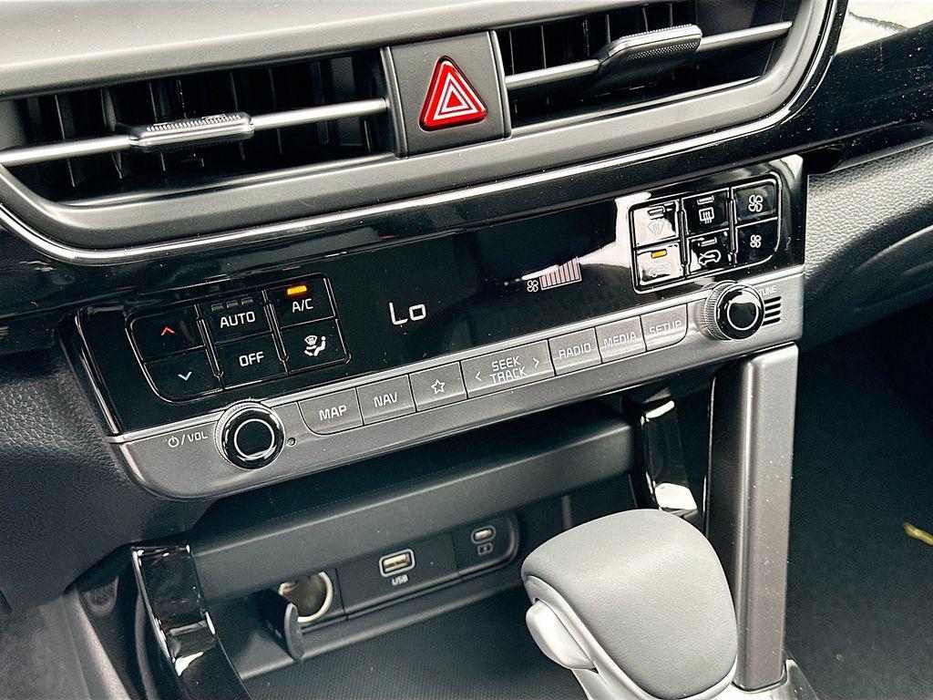 used 2025 Kia Seltos car, priced at $24,196