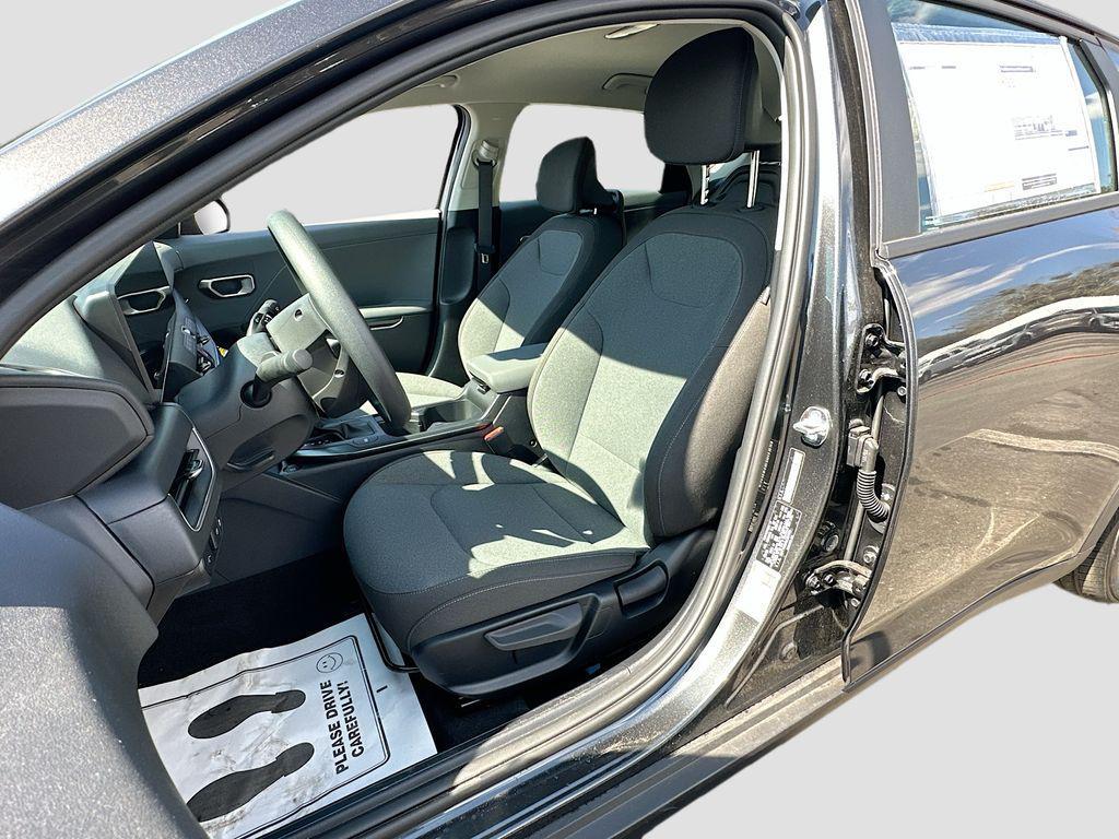 new 2025 Kia K4 car, priced at $21,315