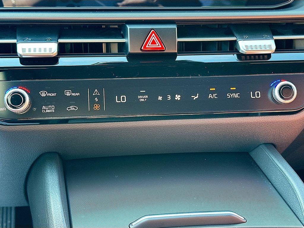 new 2026 Kia Sportage Hybrid car, priced at $38,570