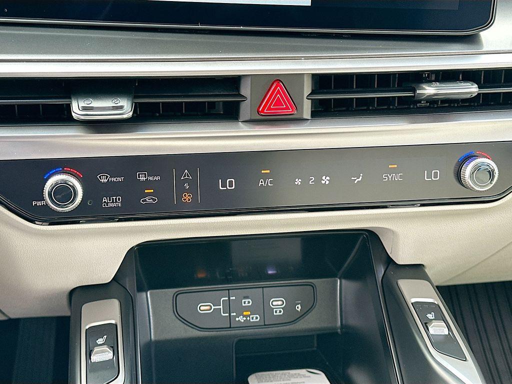 new 2026 Kia Sorento car, priced at $32,916