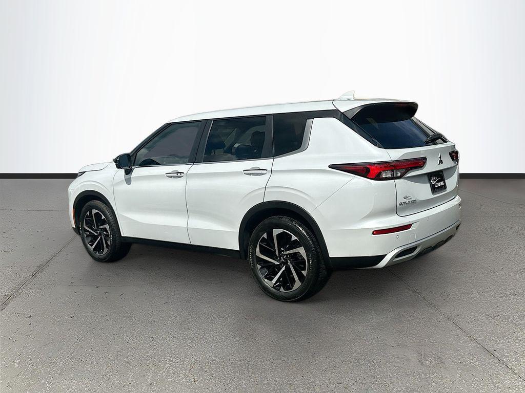used 2024 Mitsubishi Outlander car, priced at $24,322