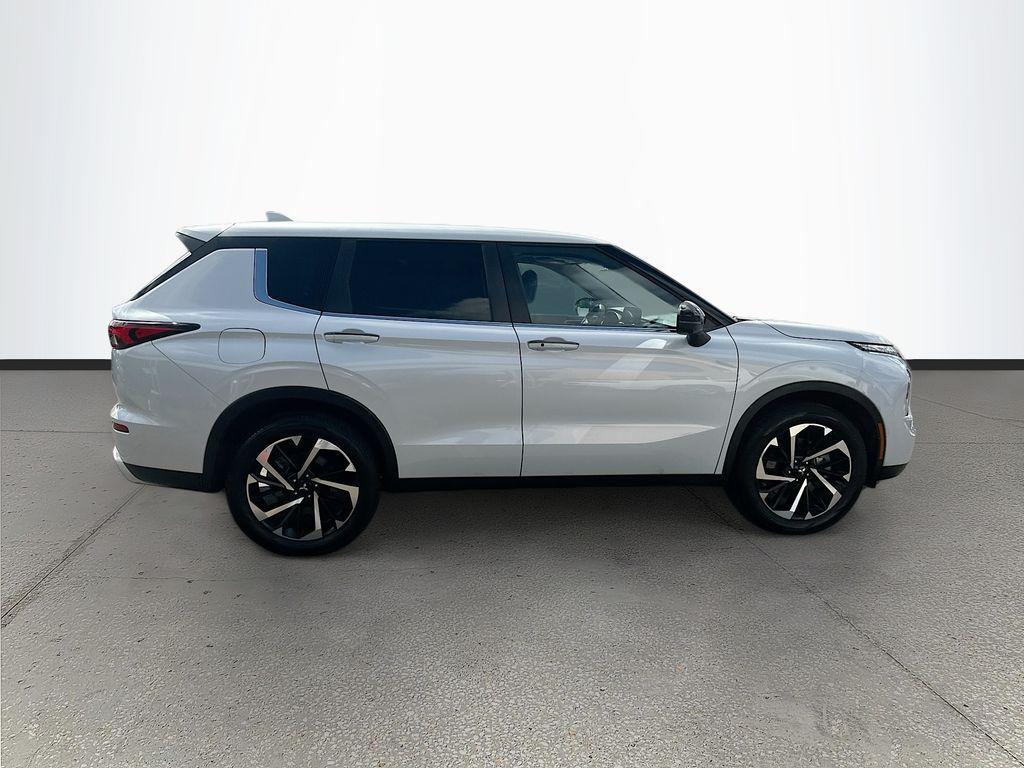 used 2024 Mitsubishi Outlander car, priced at $24,322