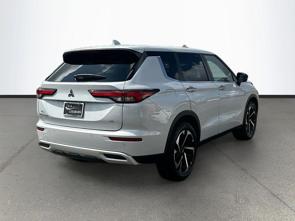 used 2024 Mitsubishi Outlander car, priced at $24,322