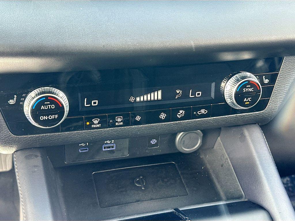 used 2024 Mitsubishi Outlander car, priced at $24,322