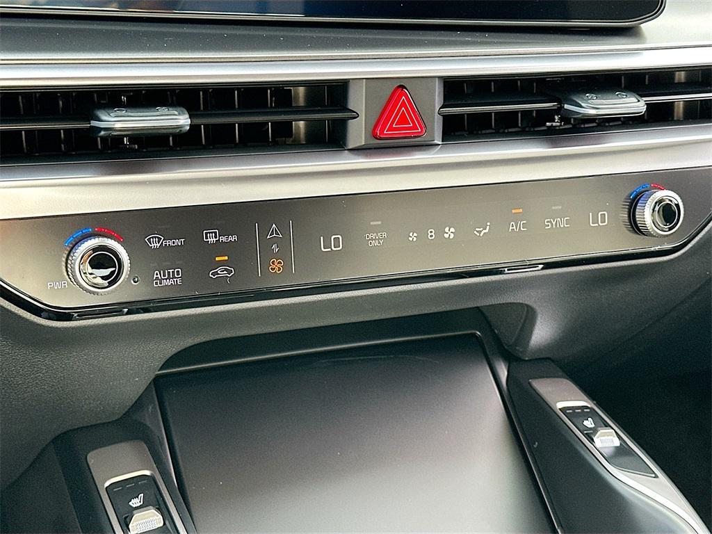 new 2026 Kia Sorento Hybrid car, priced at $37,220