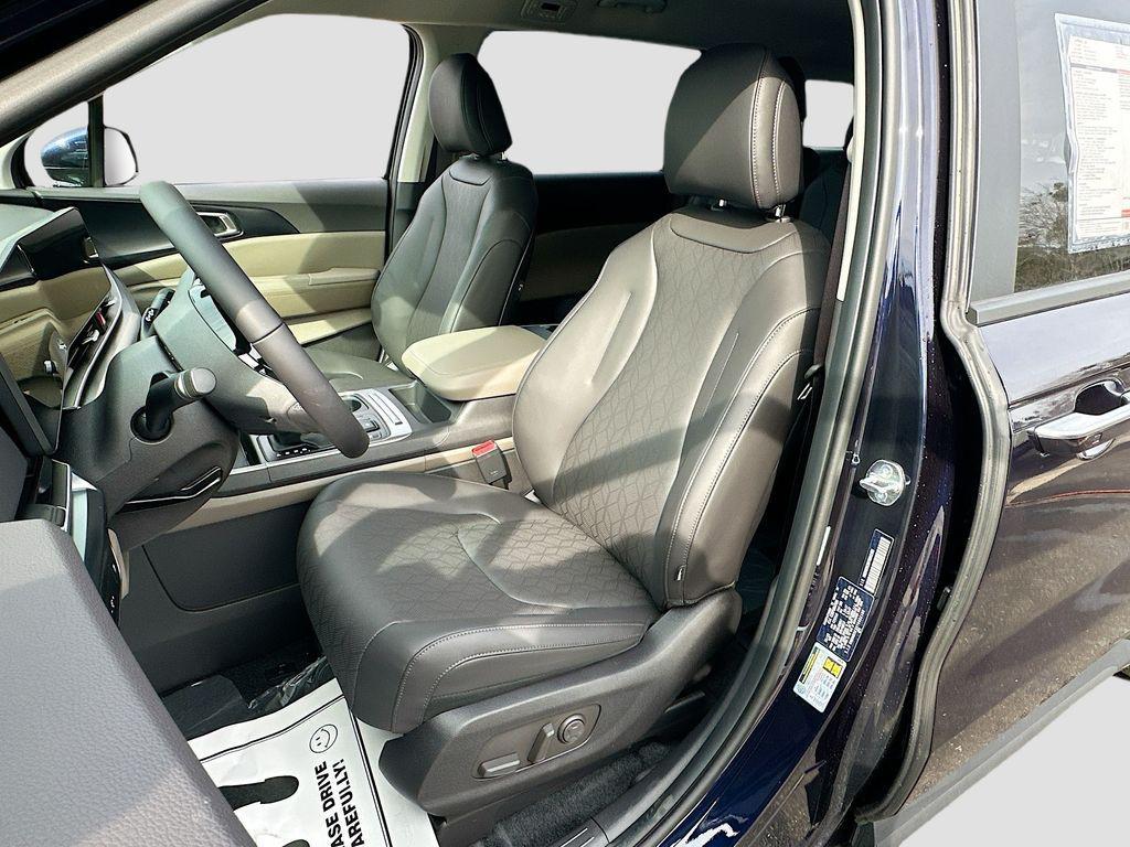 new 2026 Kia Carnival car, priced at $38,023