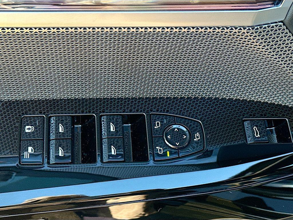 used 2023 BMW 760 car, priced at $65,551