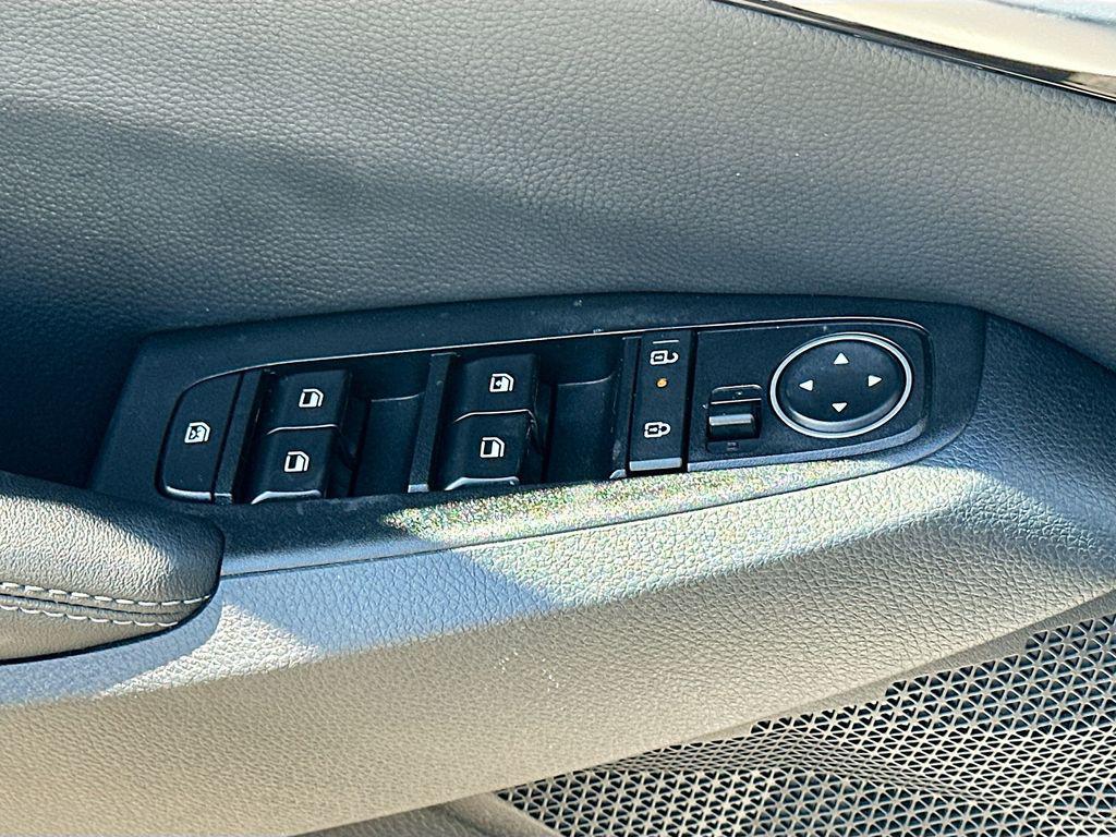 used 2024 Kia Seltos car, priced at $19,551