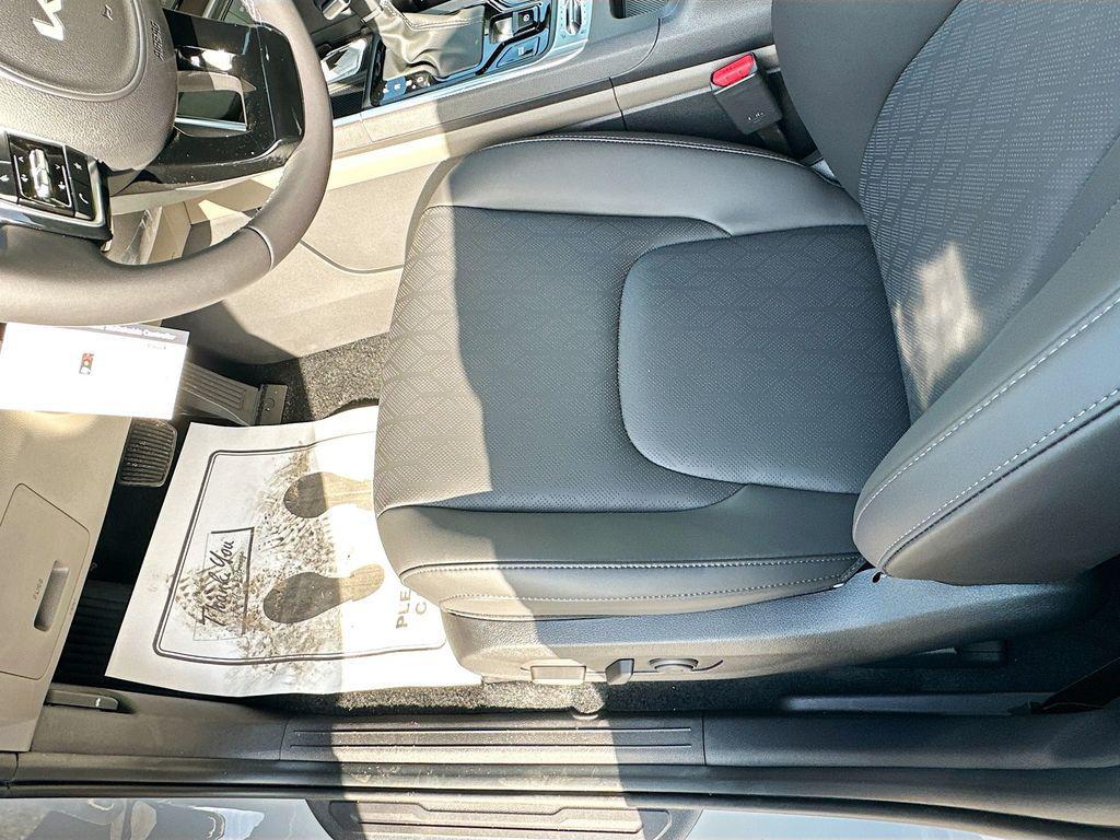 new 2026 Kia Carnival car, priced at $46,625