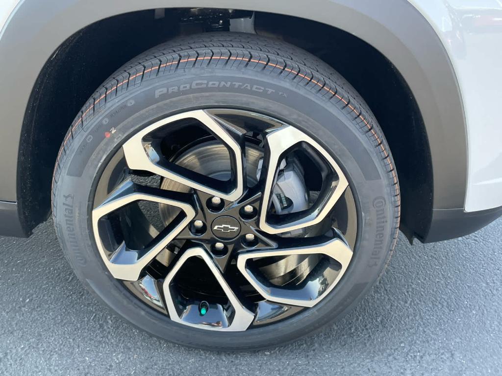 new 2026 Chevrolet Trax car, priced at $25,195