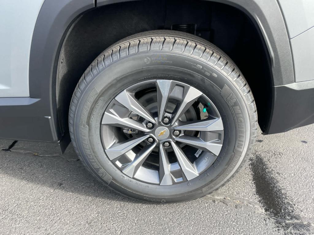 new 2026 Chevrolet Equinox car, priced at $34,090