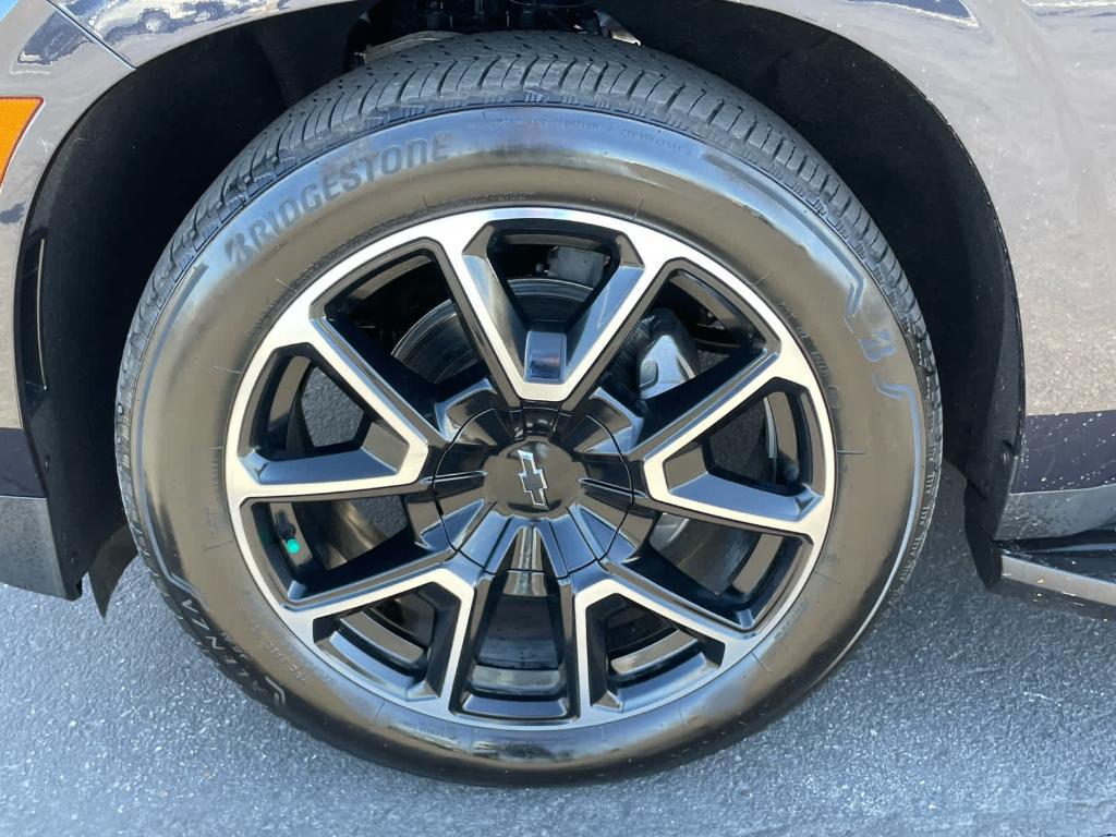 used 2025 Chevrolet Suburban car, priced at $75,381