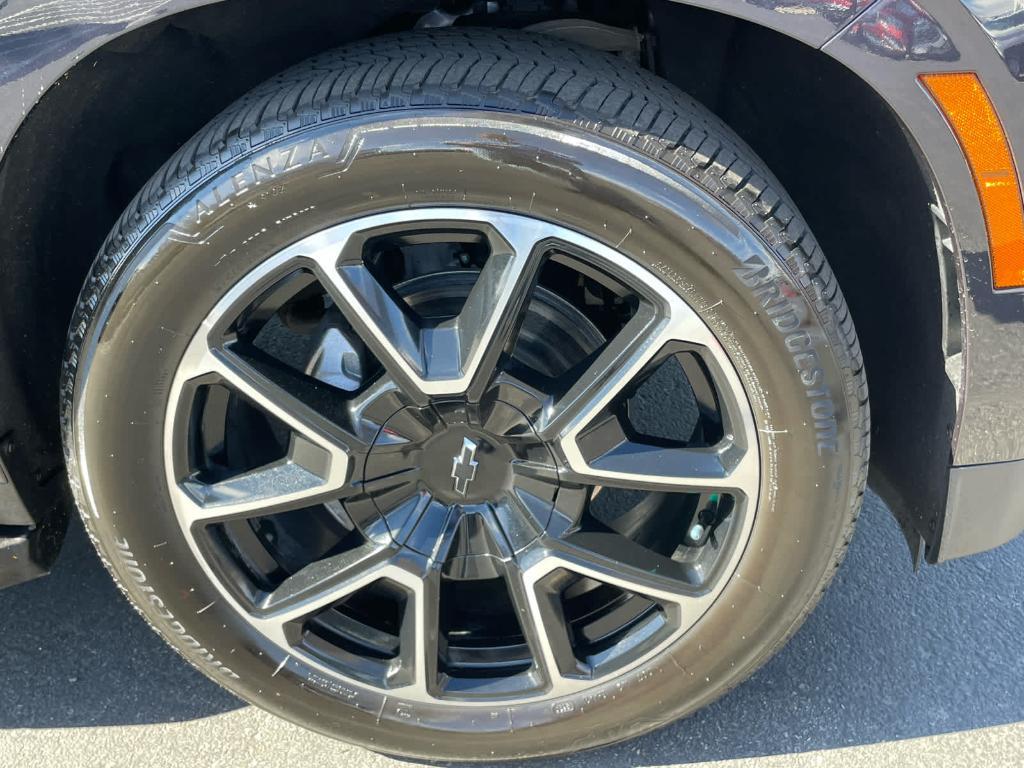 used 2025 Chevrolet Suburban car, priced at $75,381