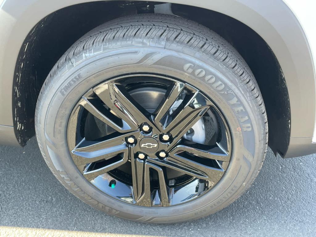 new 2026 Chevrolet Trax car, priced at $25,195