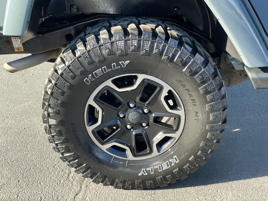 used 2015 Jeep Wrangler Unlimited car, priced at $14,990