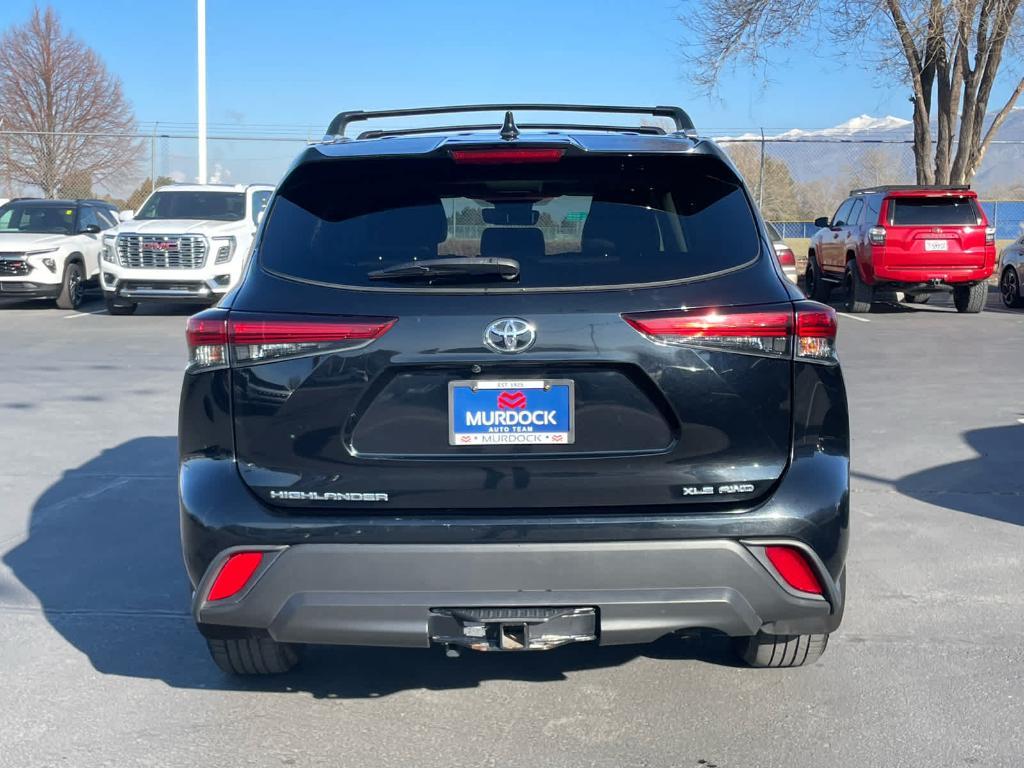 used 2022 Toyota Highlander car, priced at $29,990