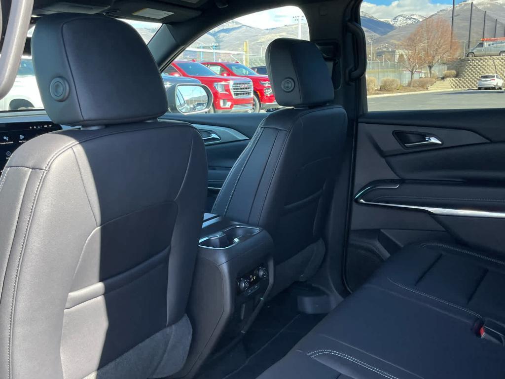 new 2026 Chevrolet Traverse car, priced at $46,020