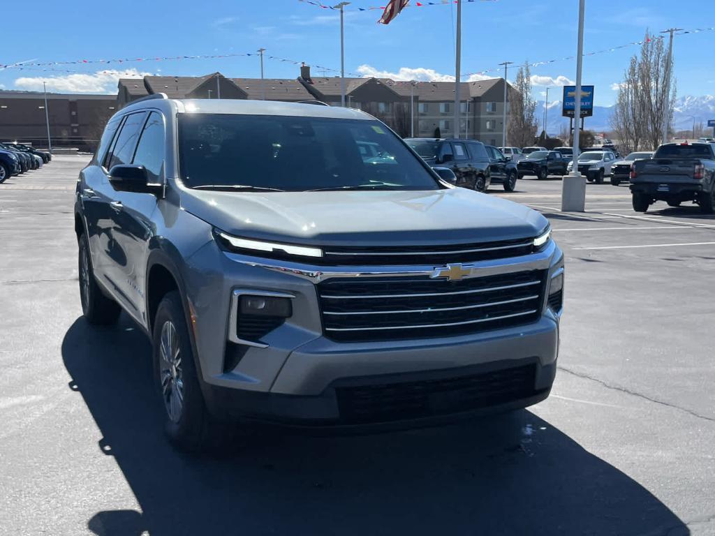 new 2026 Chevrolet Traverse car, priced at $46,020