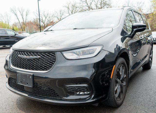 used 2022 Chrysler Pacifica car, priced at $30,999