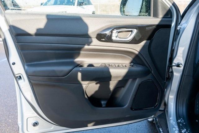 new 2026 Jeep Compass car, priced at $35,999