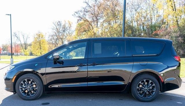 used 2024 Chrysler Pacifica Hybrid car, priced at $34,999