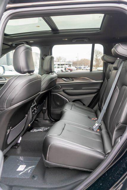 new 2026 Jeep Grand Cherokee car, priced at $47,499