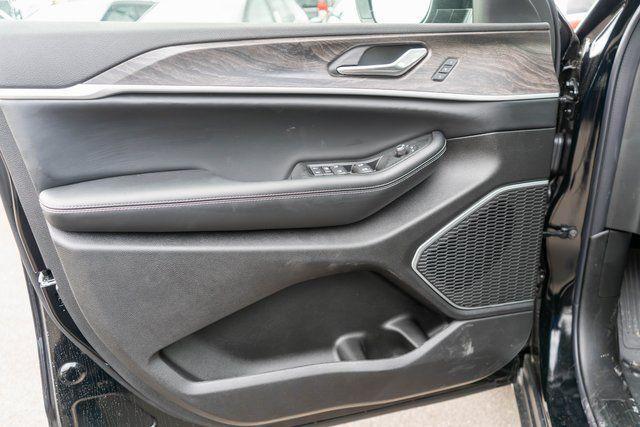 new 2026 Jeep Grand Cherokee car, priced at $47,499