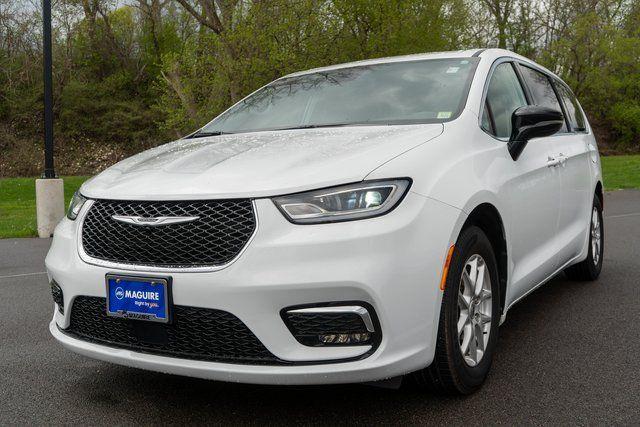 used 2024 Chrysler Pacifica car, priced at $27,999