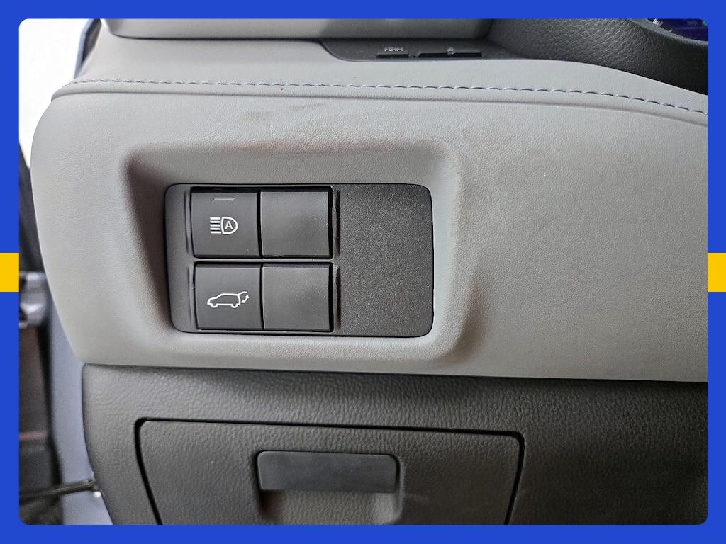 used 2022 Toyota Highlander Hybrid car, priced at $36,998