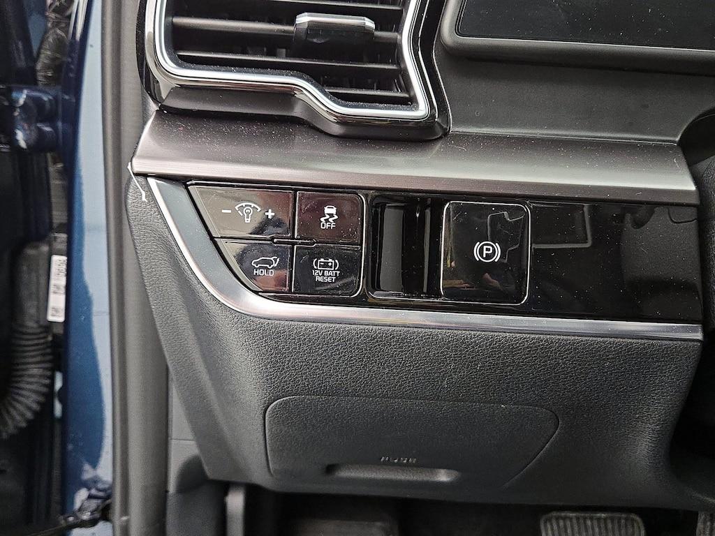 used 2025 Kia Sportage Hybrid car, priced at $33,998