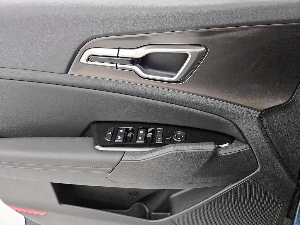 used 2025 Kia Sportage Hybrid car, priced at $33,998