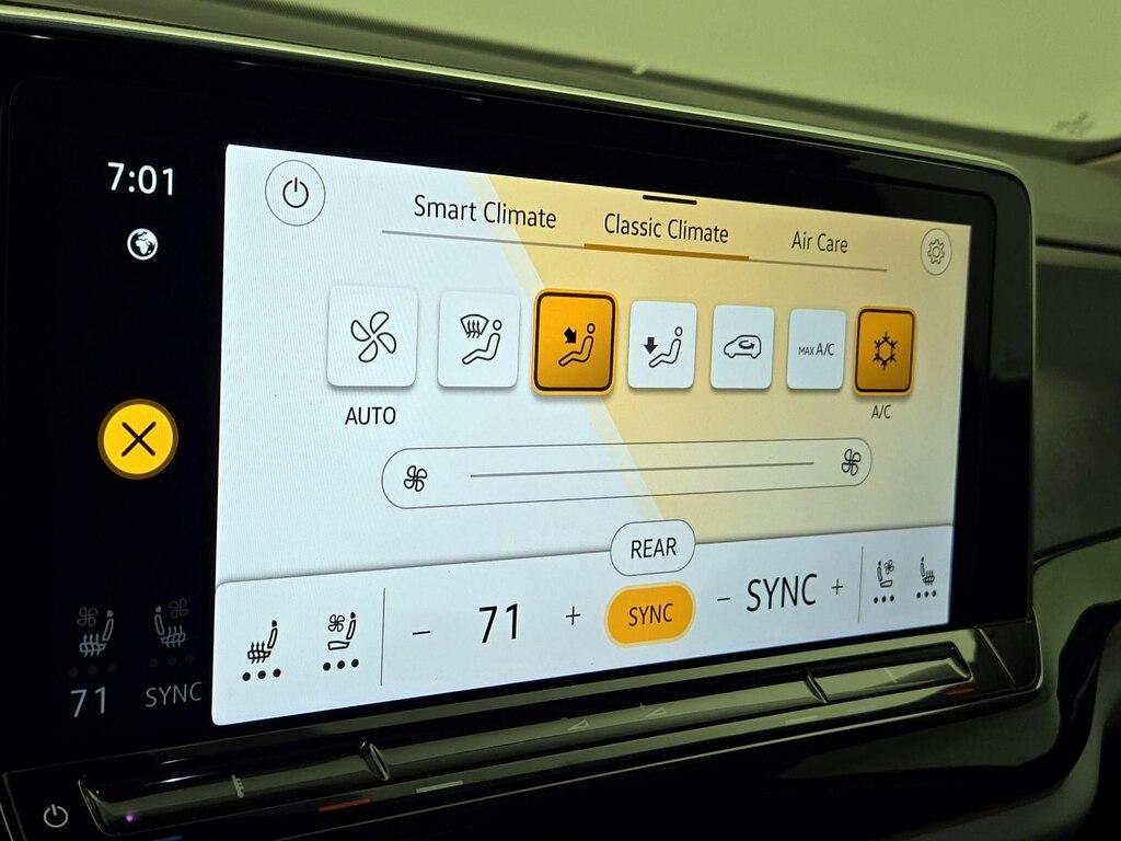 used 2024 Volkswagen Atlas car, priced at $42,998