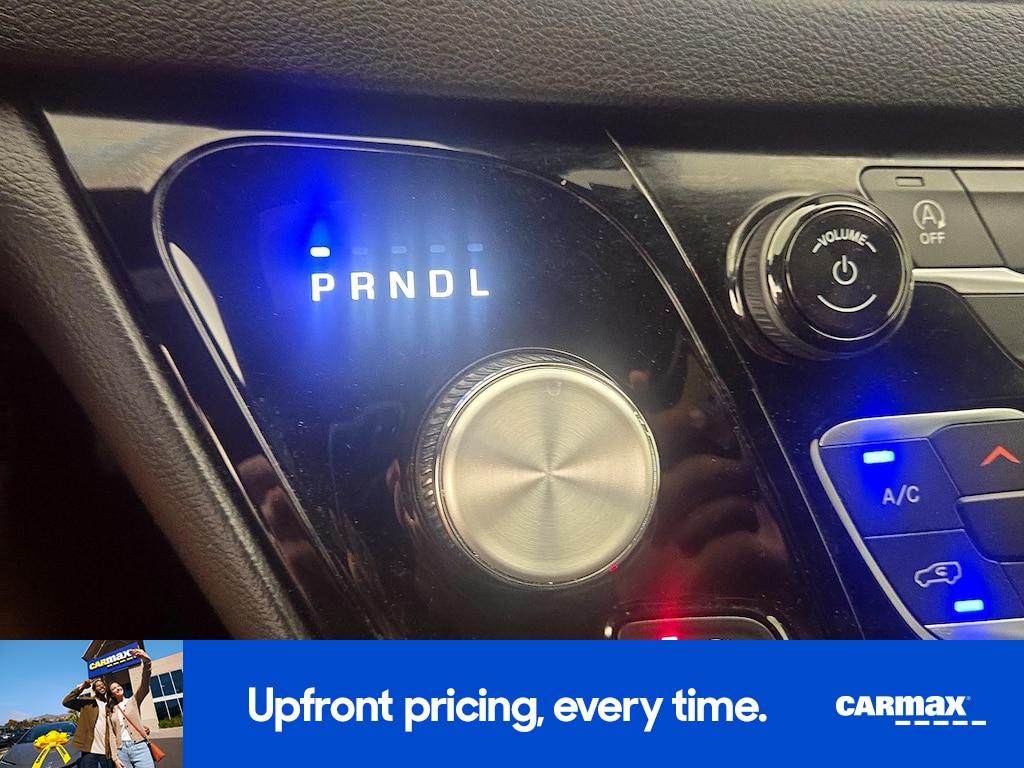 used 2025 Chrysler Pacifica car, priced at $30,998