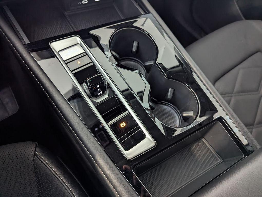 used 2024 Volkswagen Atlas car, priced at $24,500