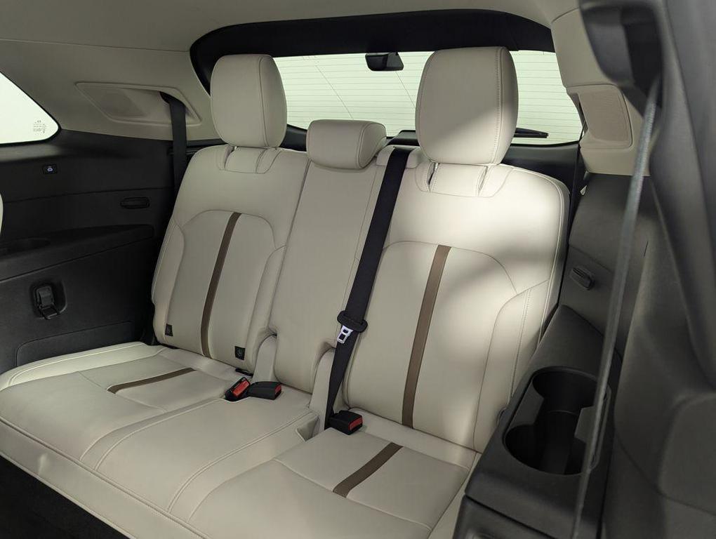 used 2024 Mazda CX-90 PHEV car, priced at $32,000