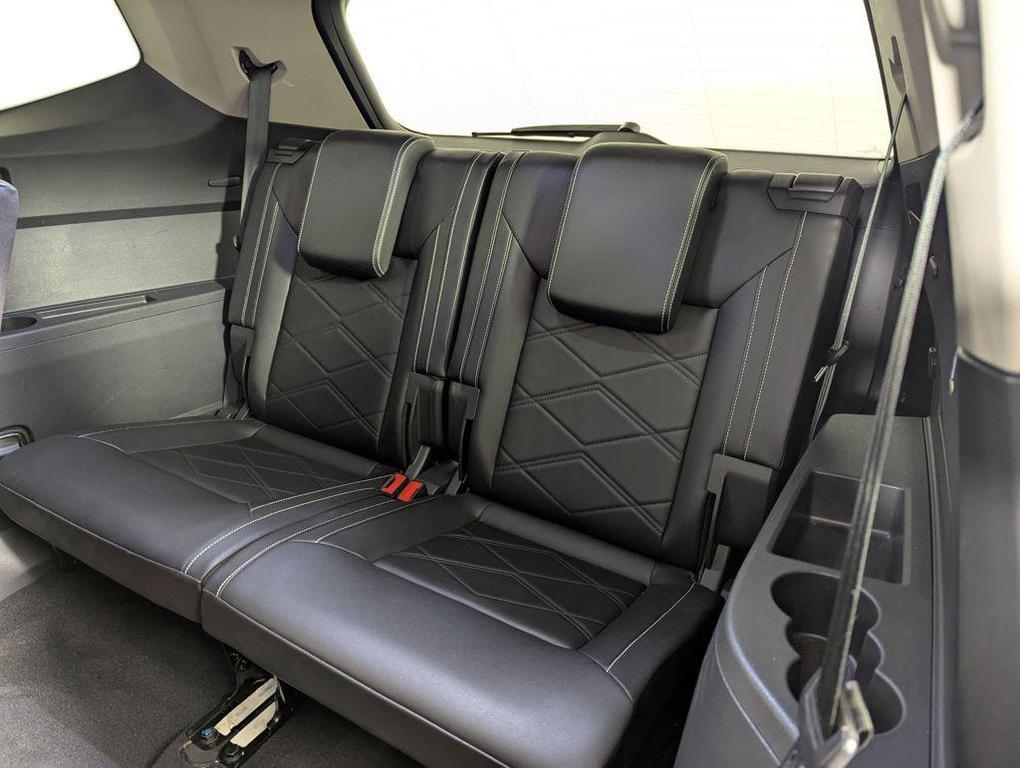 used 2024 Volkswagen Atlas car, priced at $25,000