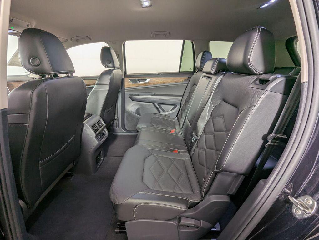 used 2024 Volkswagen Atlas car, priced at $25,000