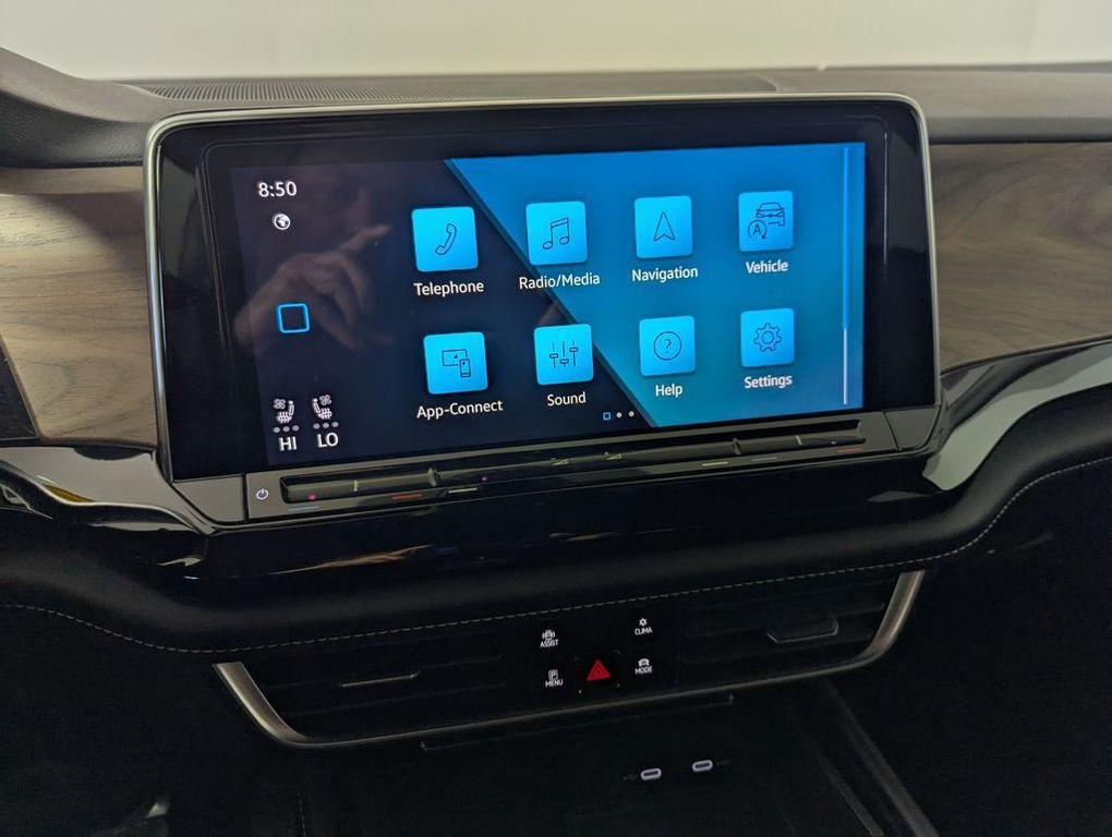 used 2024 Volkswagen Atlas car, priced at $25,000