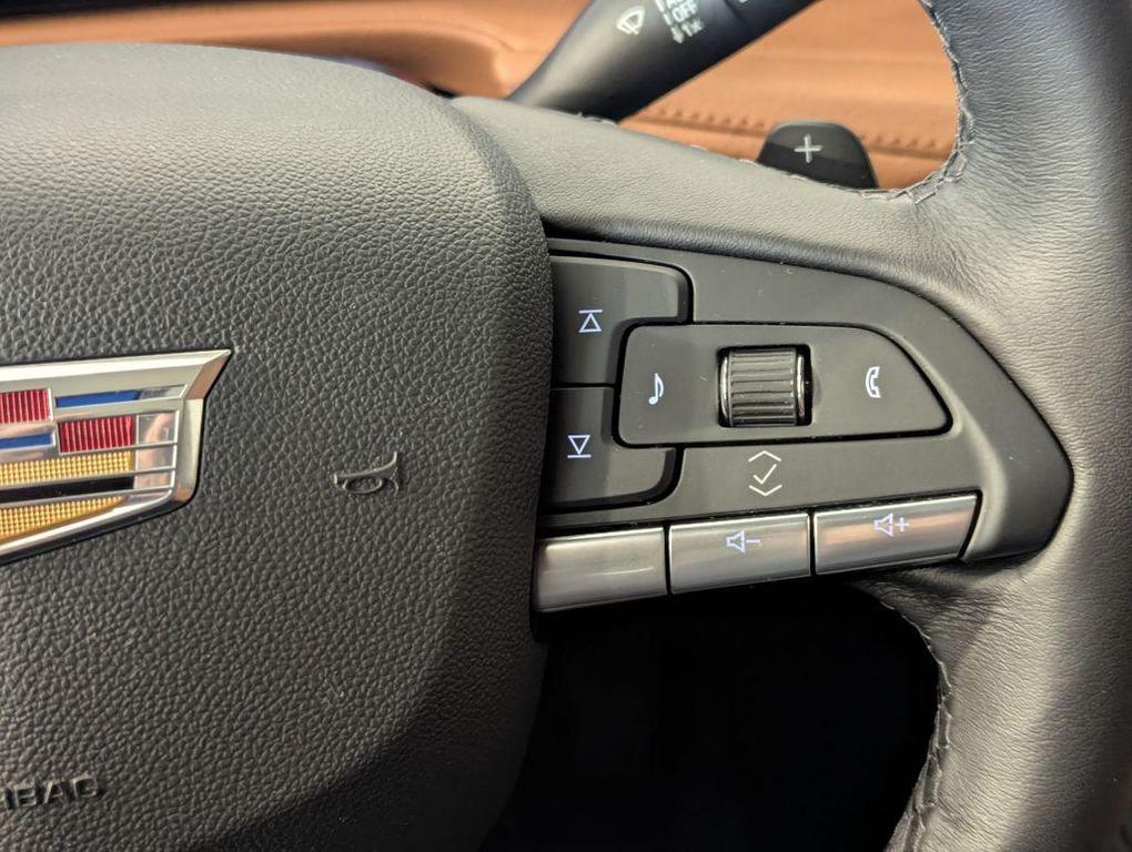 used 2025 Cadillac XT4 car, priced at $39,000