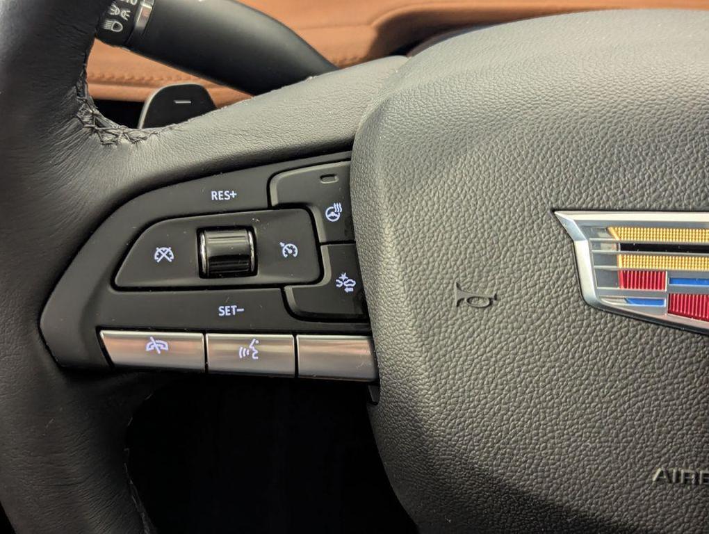 used 2025 Cadillac XT4 car, priced at $39,000