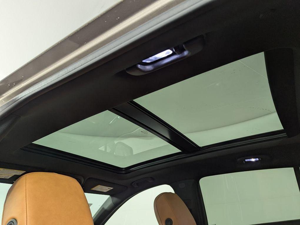 used 2025 Cadillac XT4 car, priced at $39,000