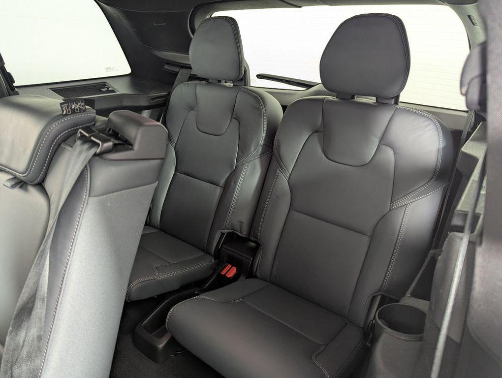 used 2022 Volvo XC90 car, priced at $34,945
