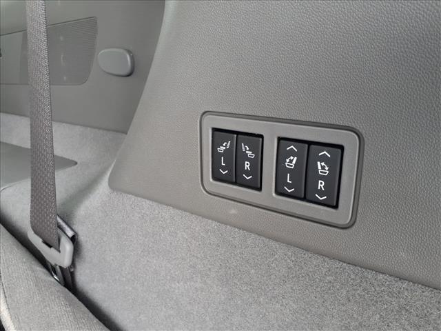 used 2024 Cadillac XT6 car, priced at $47,585