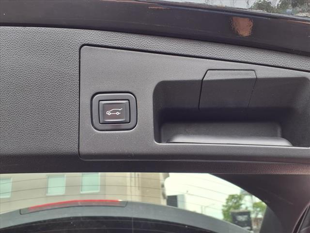 used 2022 Cadillac XT4 car, priced at $24,895