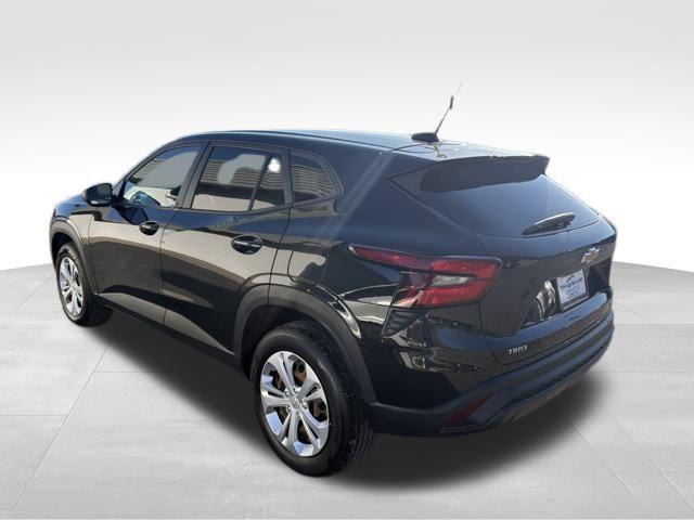 used 2024 Chevrolet Trax car, priced at $17,999